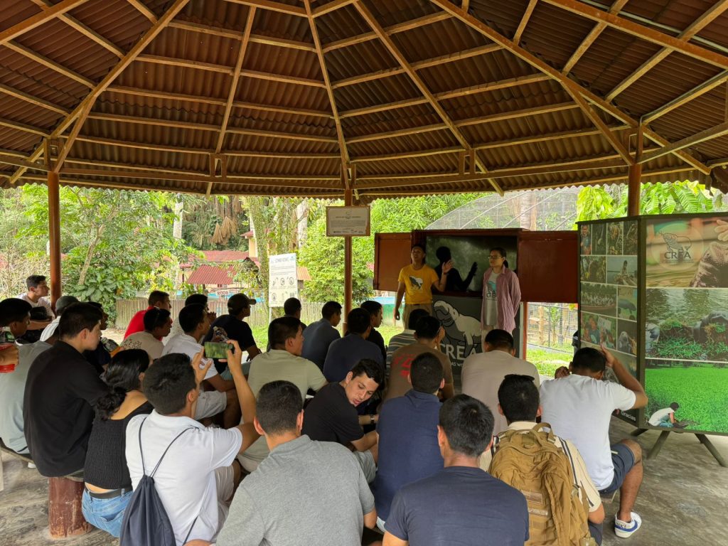 Cadetes de Segundo Año realizan visita al Centro de Rescate Amazónico (CREA) en Iquitos
